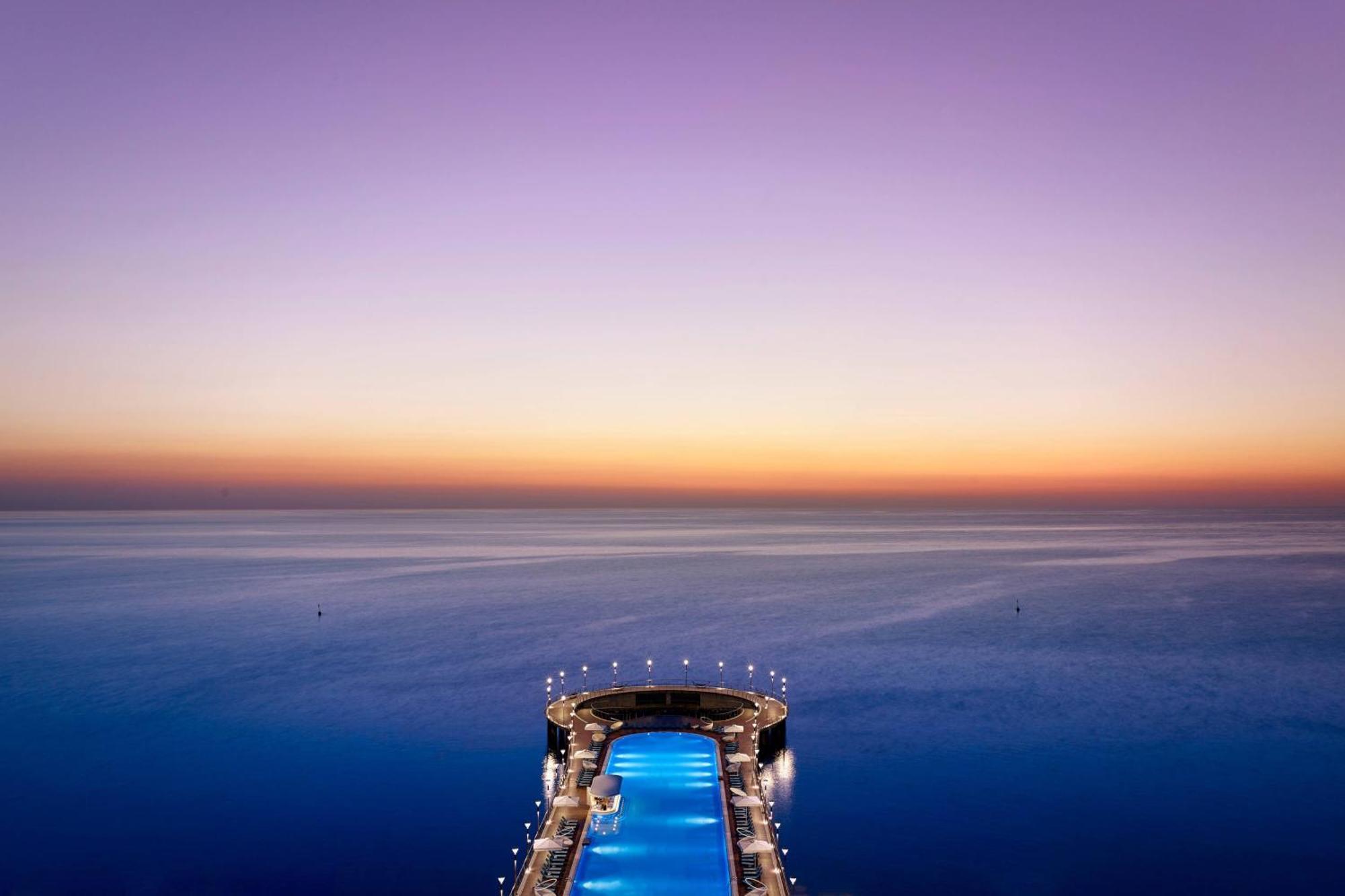 Paragraph Resort & Spa Shekvetili, Autograph Collection Buitenkant foto The pier at sunset