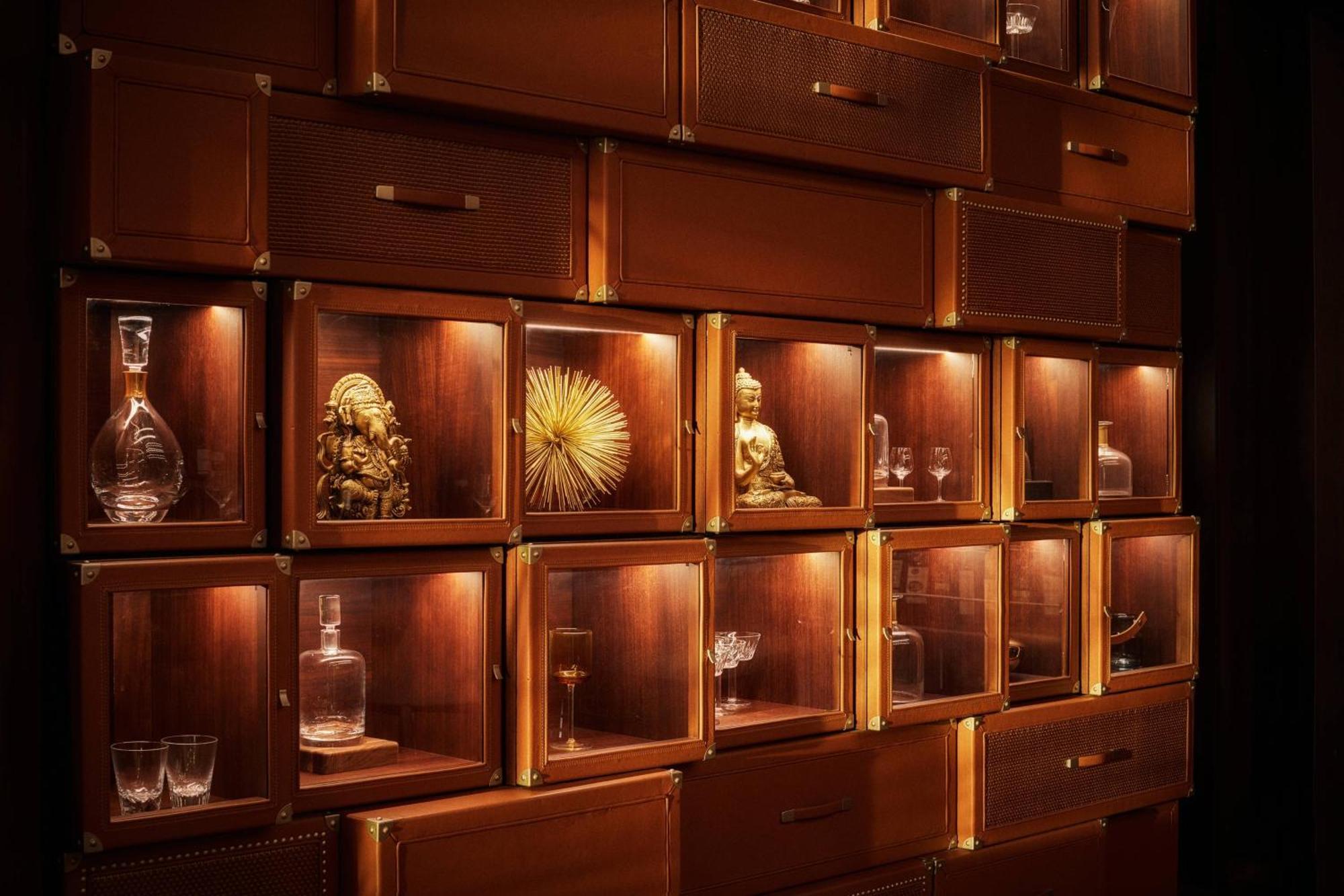 Paragraph Resort & Spa Shekvetili, Autograph Collection Buitenkant foto A wall of the bar