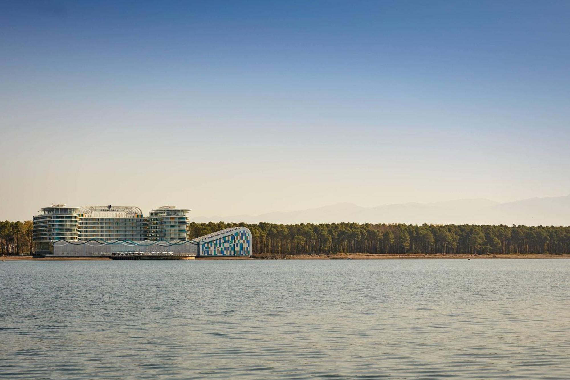 Paragraph Resort & Spa Shekvetili, Autograph Collection Buitenkant foto View of the lake